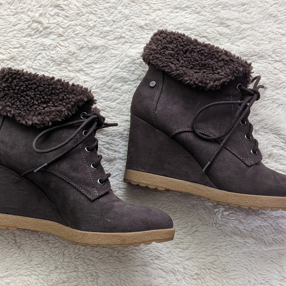 Dana Buchman wedge boots SZ 9